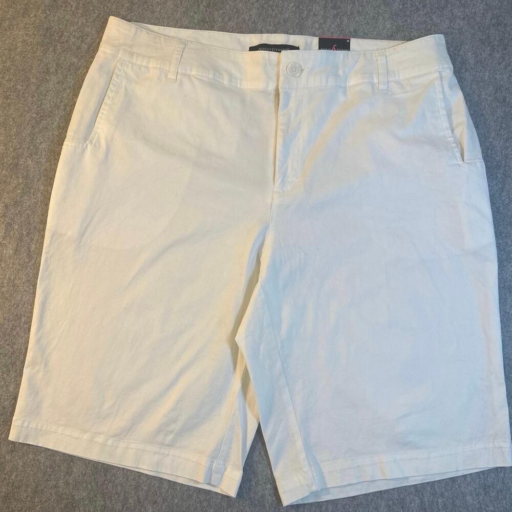 Ashley Stewart white skinny womens shorts size 16 Brand New with tags
